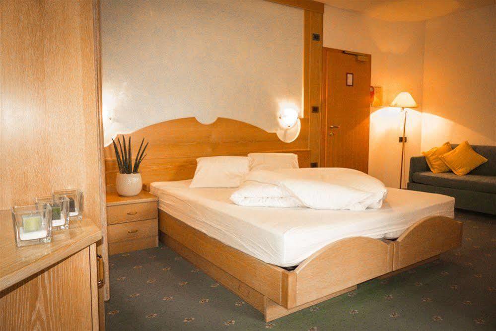Prinz Rudolf Smart Hotel Merano Esterno foto